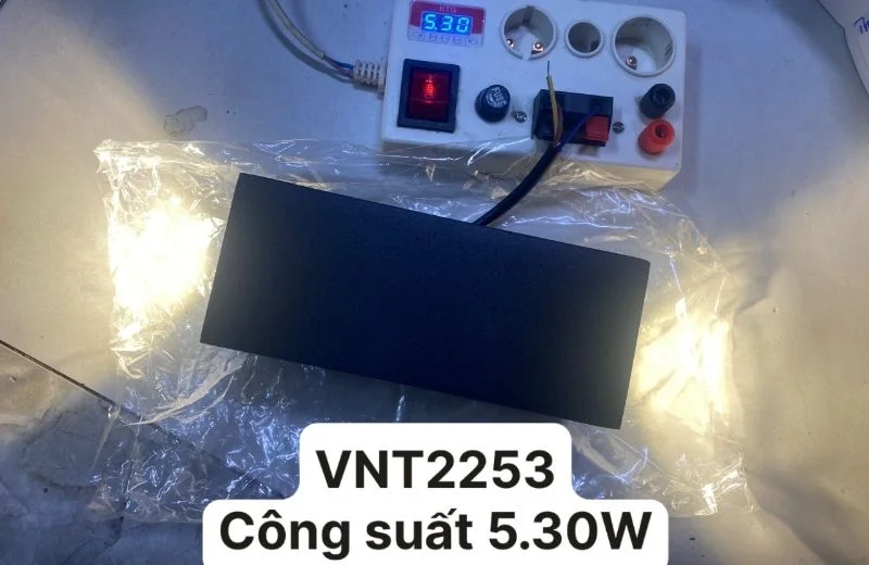 Đèn Hắt Tường VNT2253