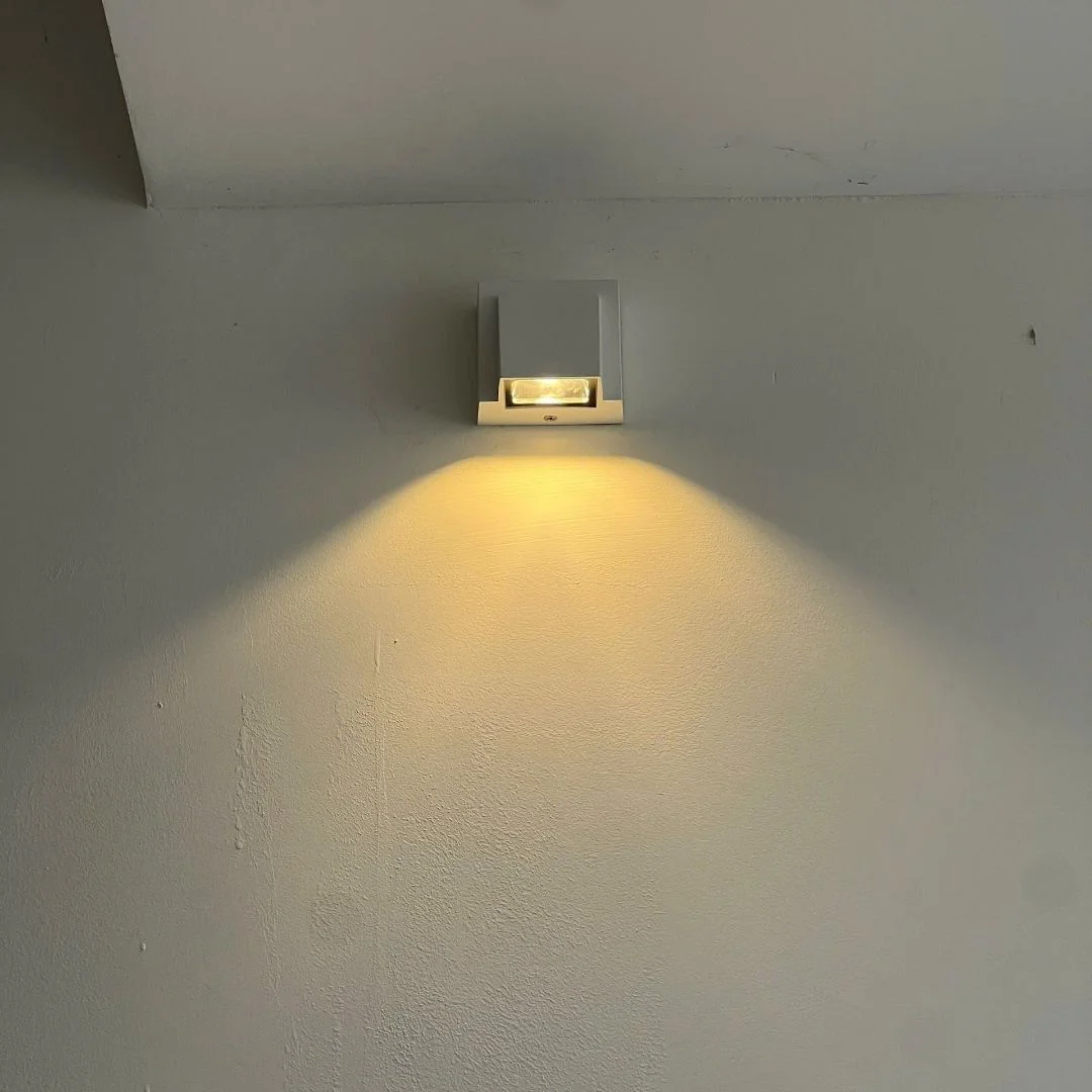 den-tuong-ngoai-troi-vnt2220-8 Đèn Hắt Tường VNT2220 8