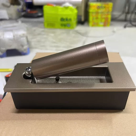 Đèn Rọi Tranh VRT24-đèn treo tường thiết kế nhỏ gọn, ánh sáng LED 3000K, phù hợp chiếu tranh và trang trí.