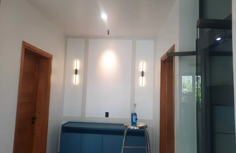 Đèn Rọi Tranh RT5834 - thực tế đèn treo tường nhà khách hàng.